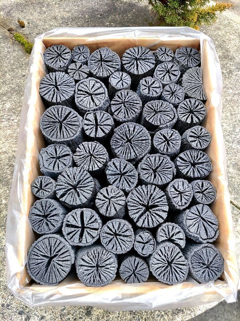 kei【 伊予の切炭 】長さ約7.5cm 約6kg 菊炭×二箱