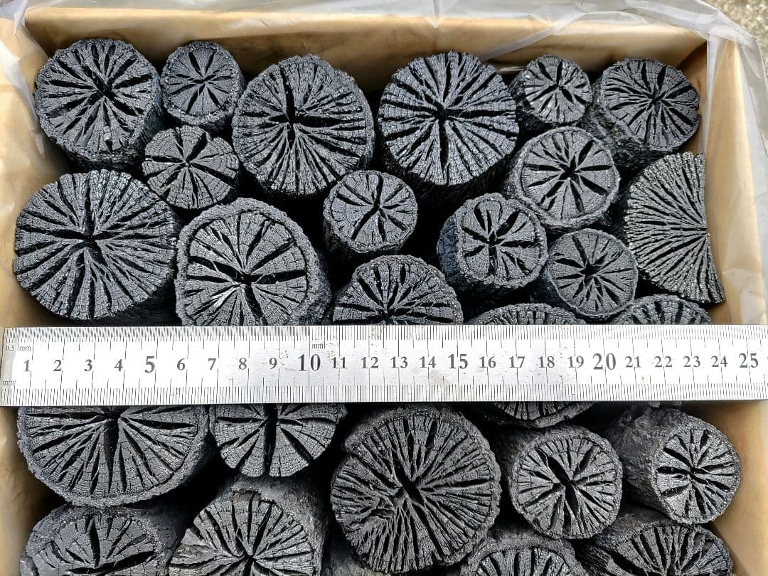 kei【 伊予の切炭 】長さ約7.5cm 約6kg 菊炭×二箱