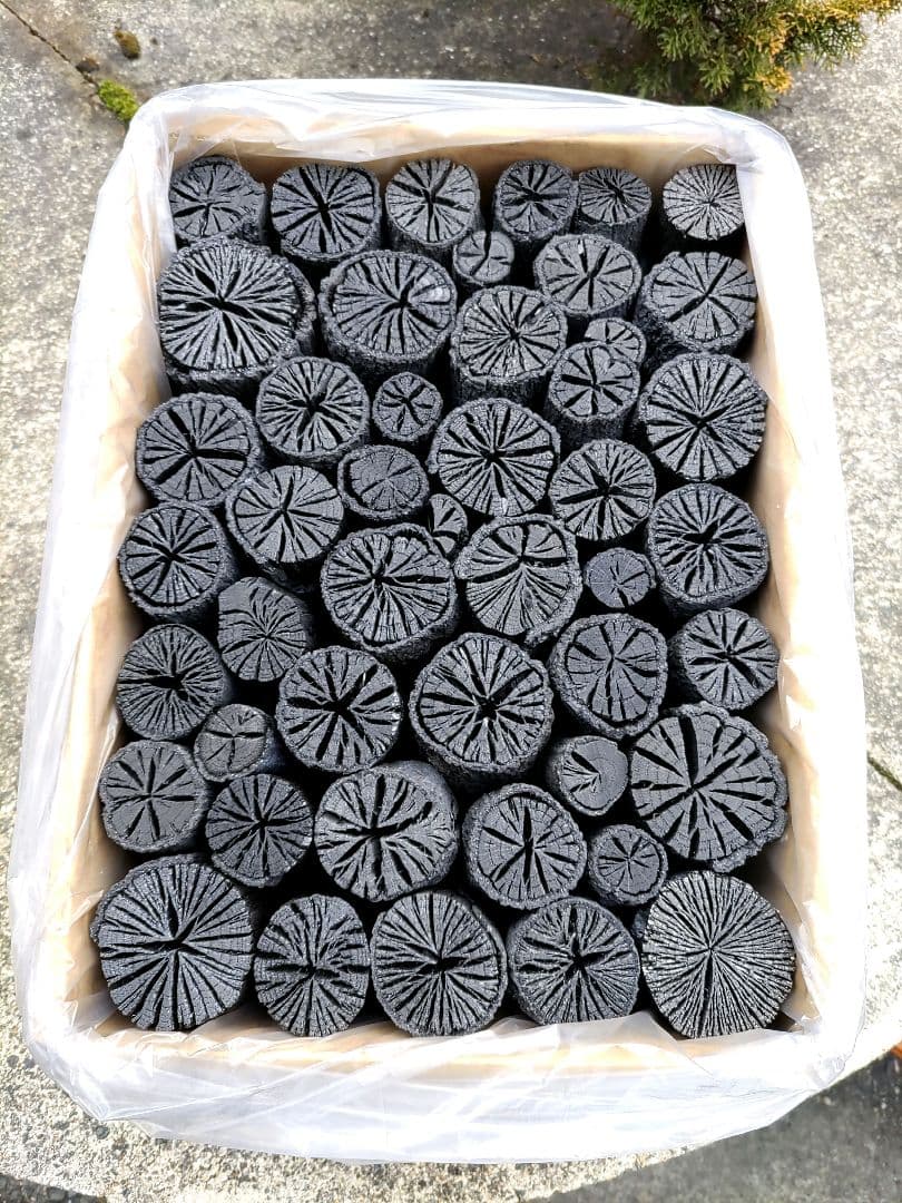 kei【 伊予の切炭 】長さ約7.5cm 約6kg 菊炭×二箱