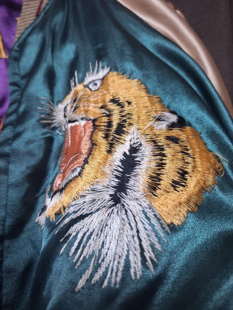 テーラー東洋 虎 LOCALS リバーシブルスカジャン TT10930