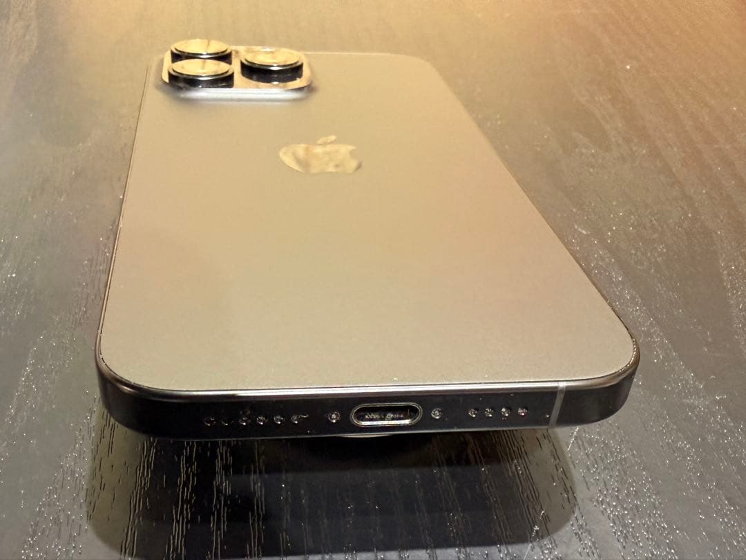 iPhone 16 Pro max ブラックチタニウム 256GB