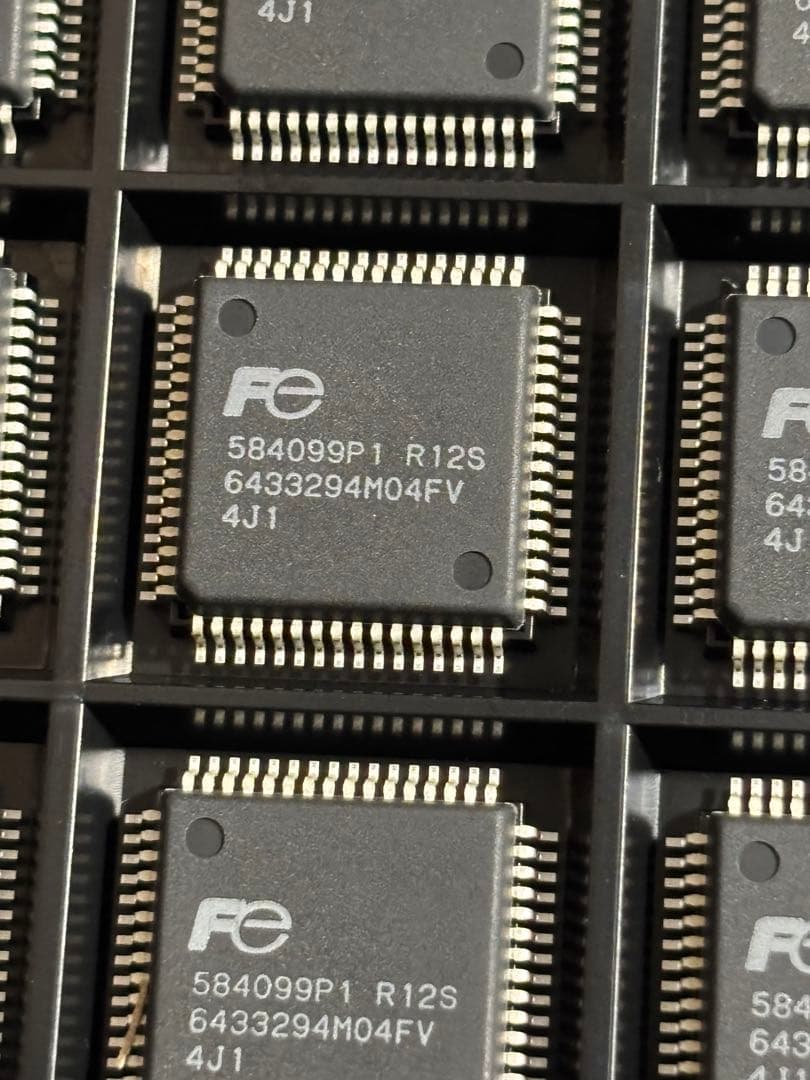 (87個)電子部品。ICチップHD6433294M04FV。新品同様。未使用。