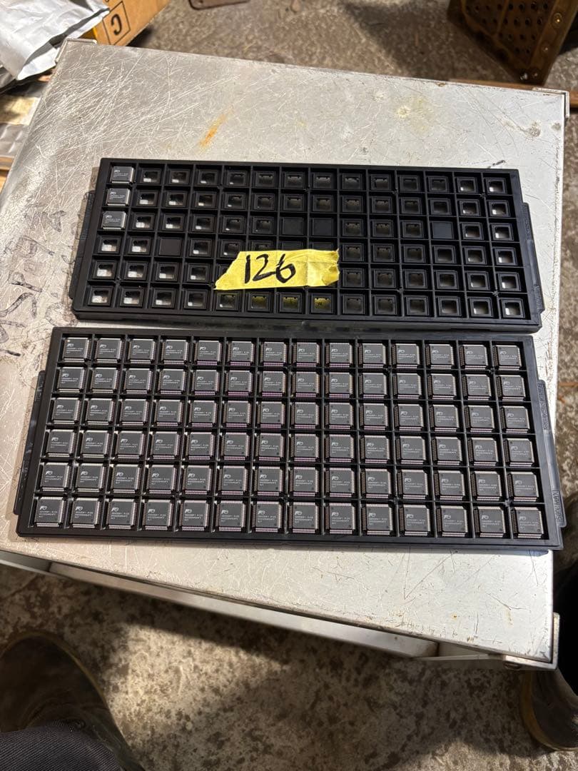 (87個)電子部品。ICチップHD6433294M04FV。新品同様。未使用。