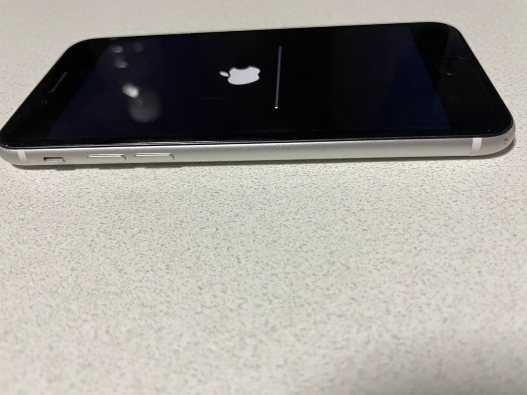 ★状態良好★iPhoneSE2（第2世代）【64GB】WHITE 白 本体のみ