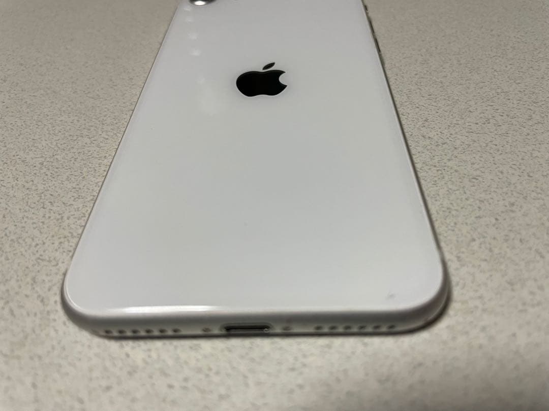 ★状態良好★iPhoneSE2（第2世代）【64GB】WHITE 白 本体のみ