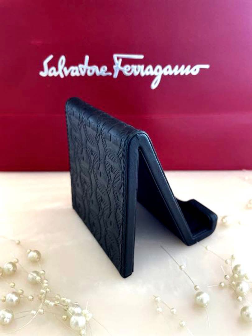 フェラガモ エンボス ガンチーニ スマートフォンスタンド スマホ アイホン