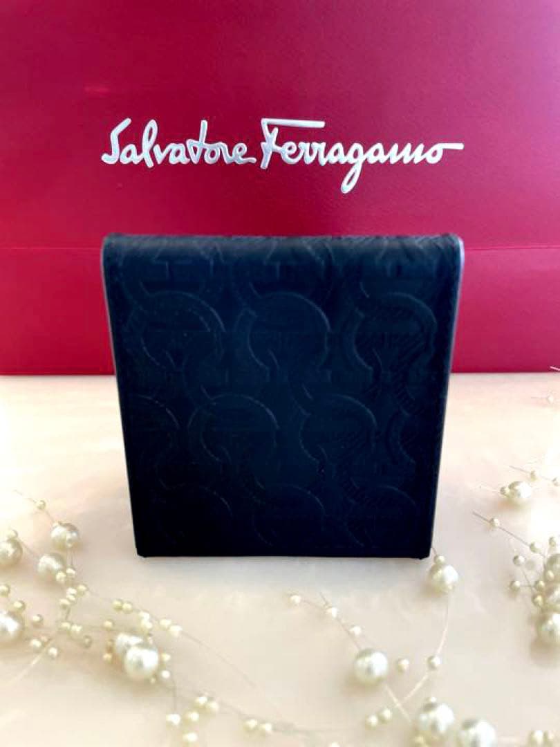 フェラガモ エンボス ガンチーニ スマートフォンスタンド スマホ アイホン