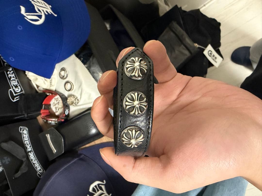 クロムハーツ 3ボタン2スナップ ブレスレット クロスボタン レザー SV925