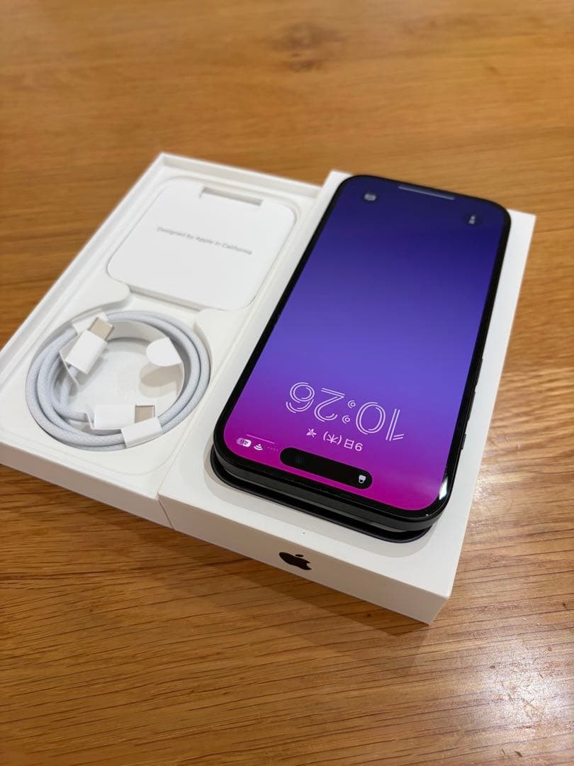 【美品】Apple iPhone 15 ブラック128GB SIMフリー