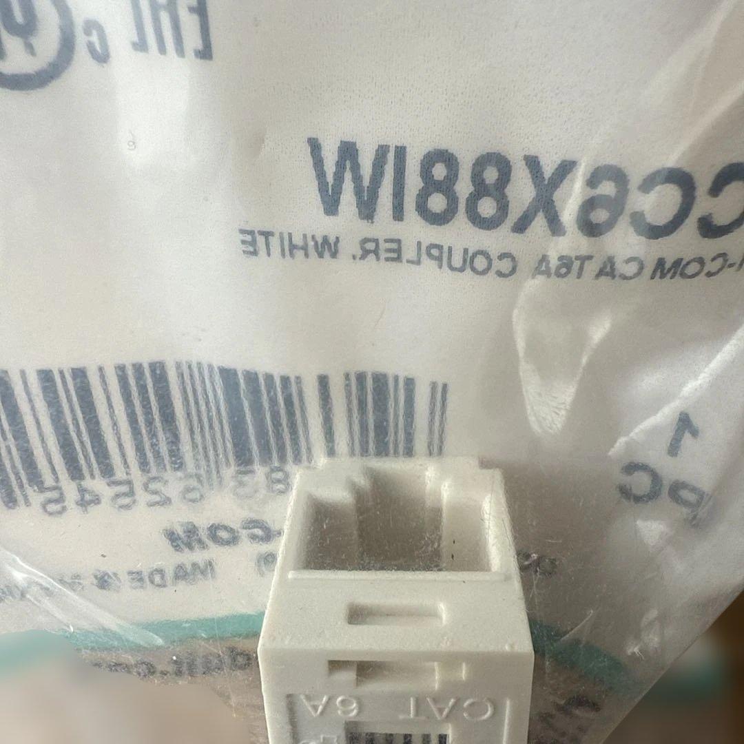 Panduit CC6X88IW LANケーブルコネクタ ホワイト 10個