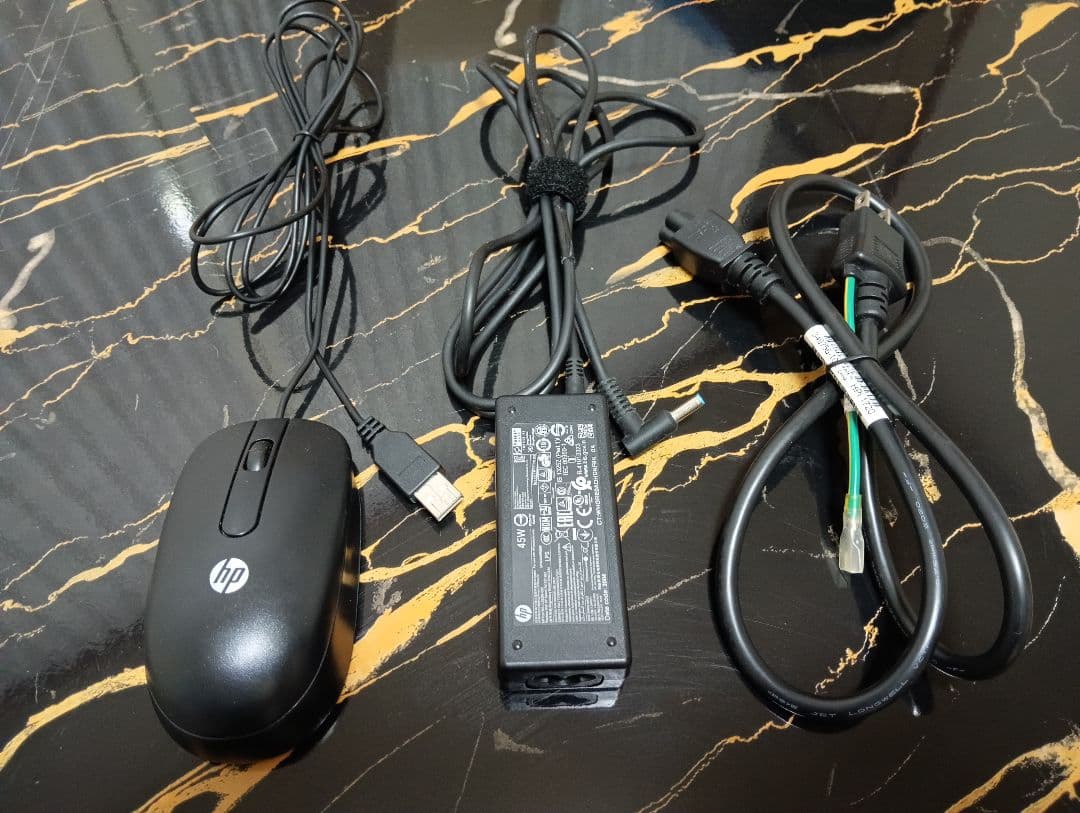 HP Laptop 15-db1056AU ノートパソコン ホワイト