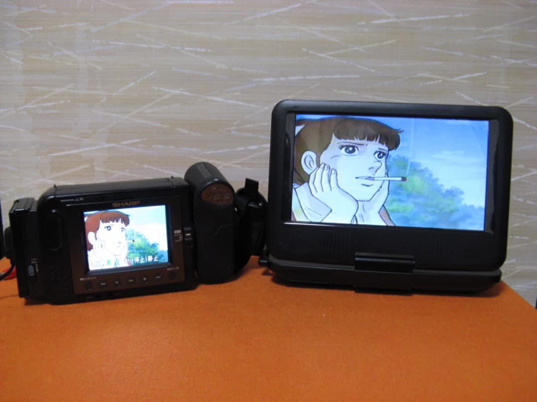 動作OK❗️☆シャープの液晶8ミリビデオカメラ・VL-EL10A