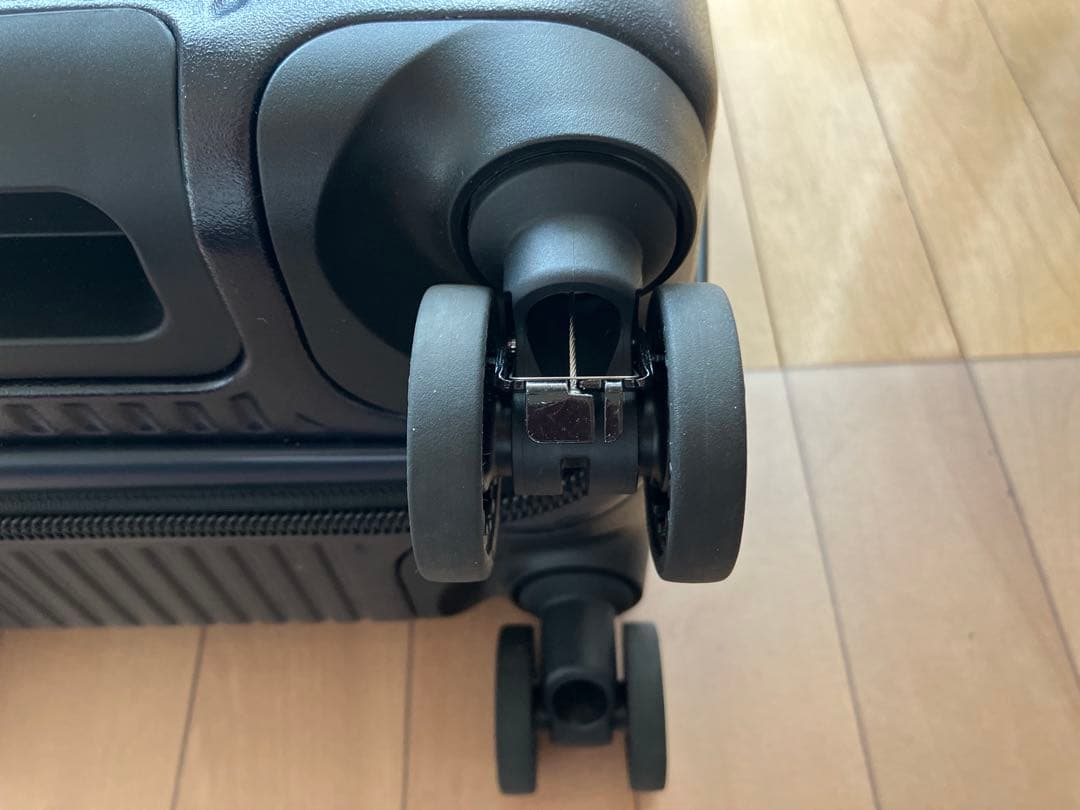 イノベーター　スーツケース　ダークネイビー　38L 機内持ち込み可