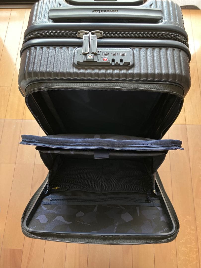 イノベーター　スーツケース　ダークネイビー　38L 機内持ち込み可