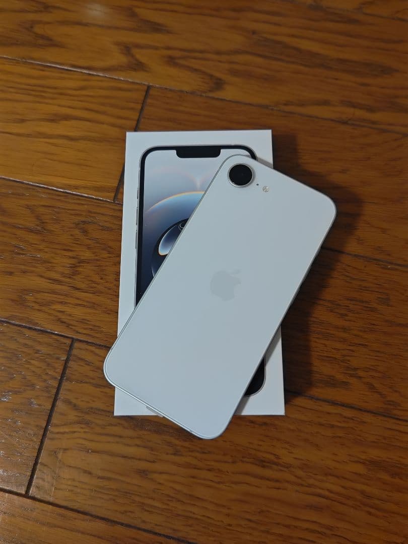iPhone16e 128GB おまけ品付き