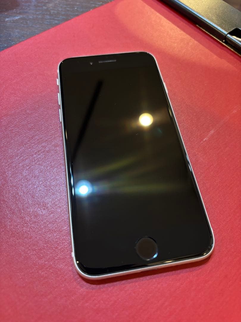 Apple iPhone 8 ホワイト 4.7インチ