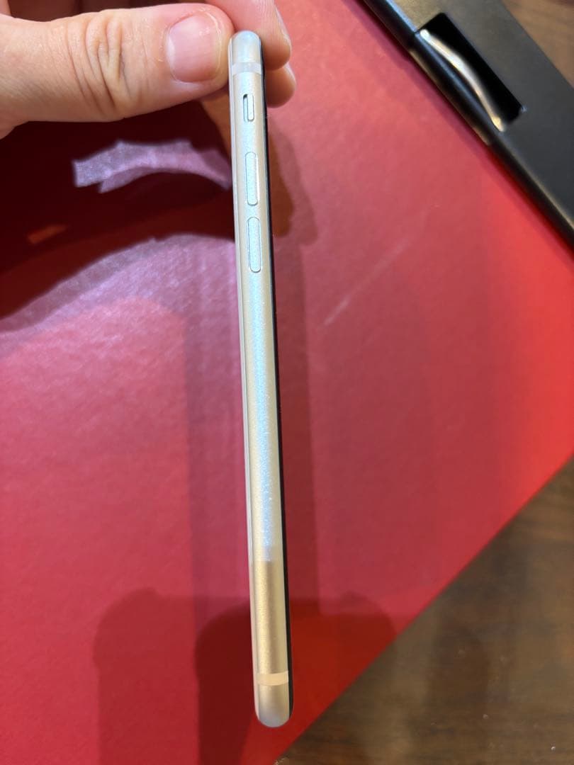 Apple iPhone 8 ホワイト 4.7インチ