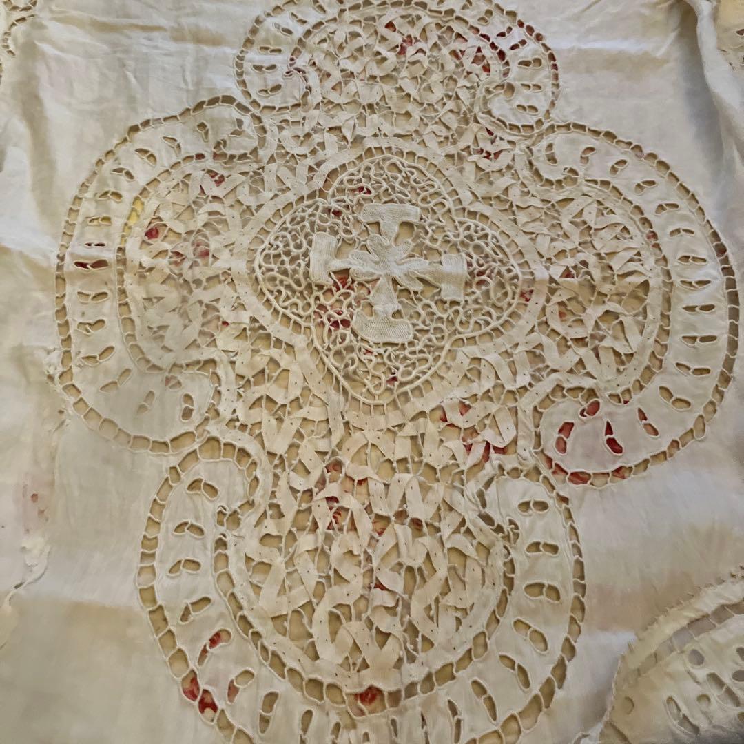 フランスアンティークのレース生地のクロス