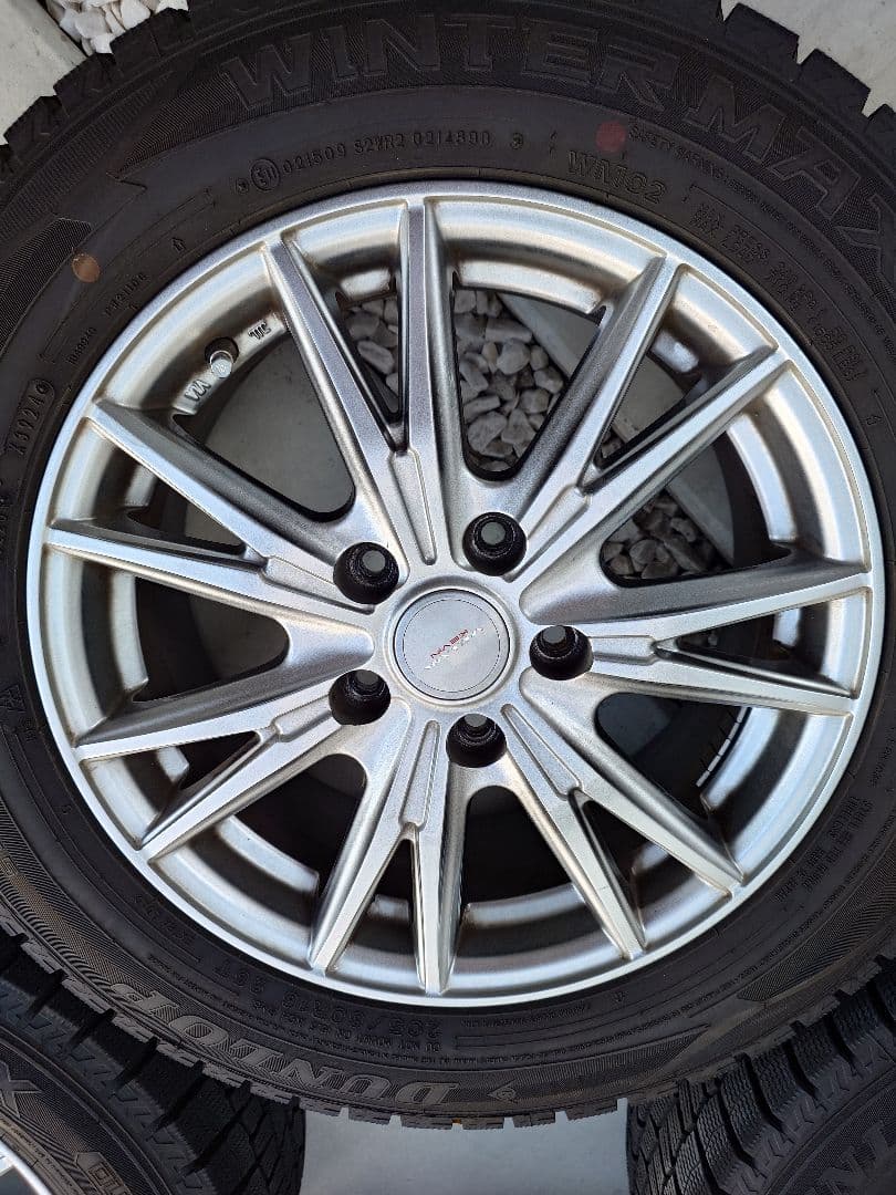 りんご　WINTERMAX 205/60R16 スタッドレスタイヤセット