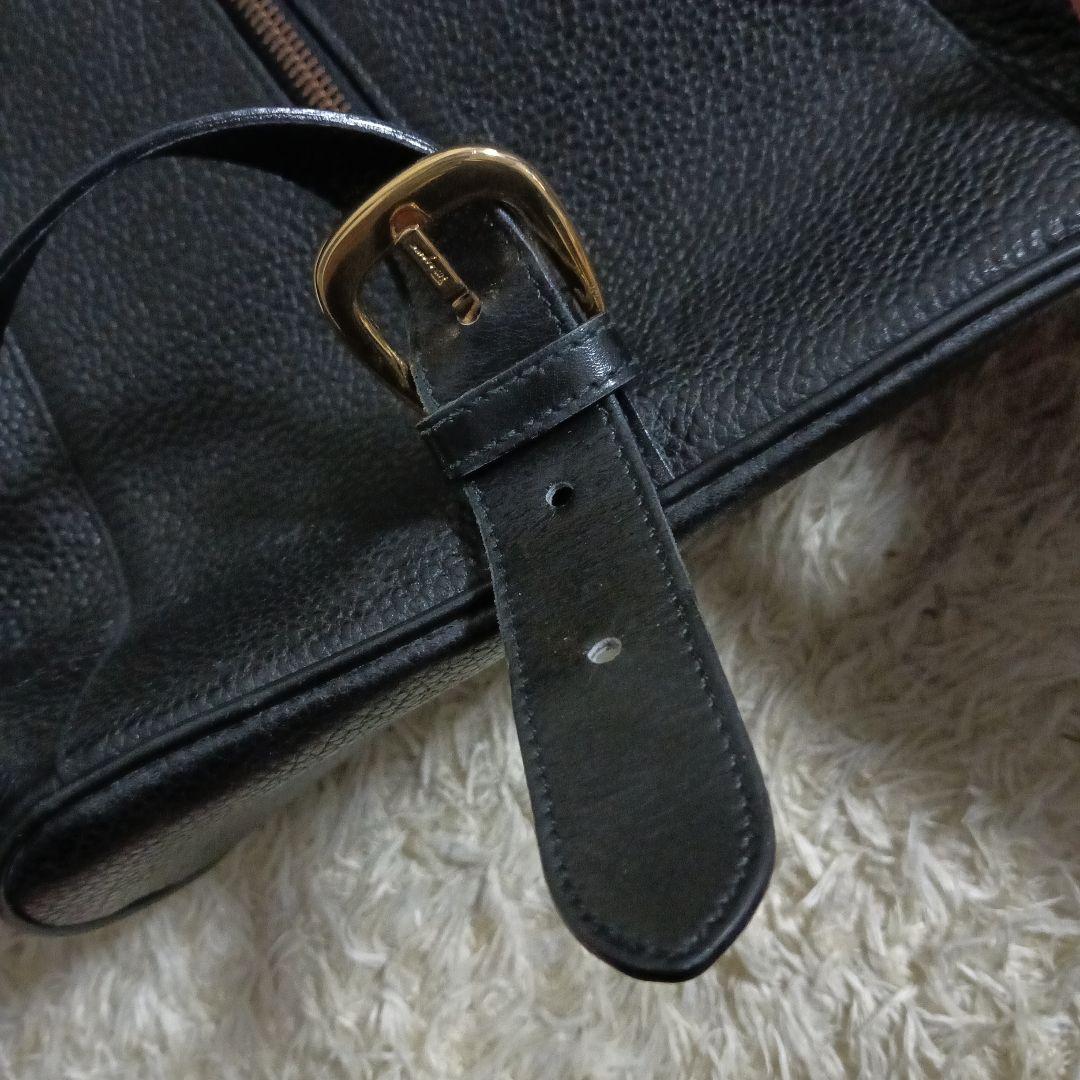 美品　サルヴァトーレ フェラガモ　ボディバッグ　ヴァラ　レザー　黒