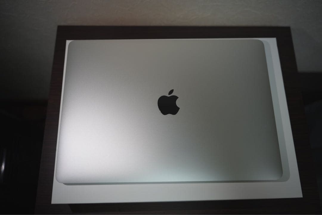 Macbook Pro 2020 13インチ 1TB 32GB