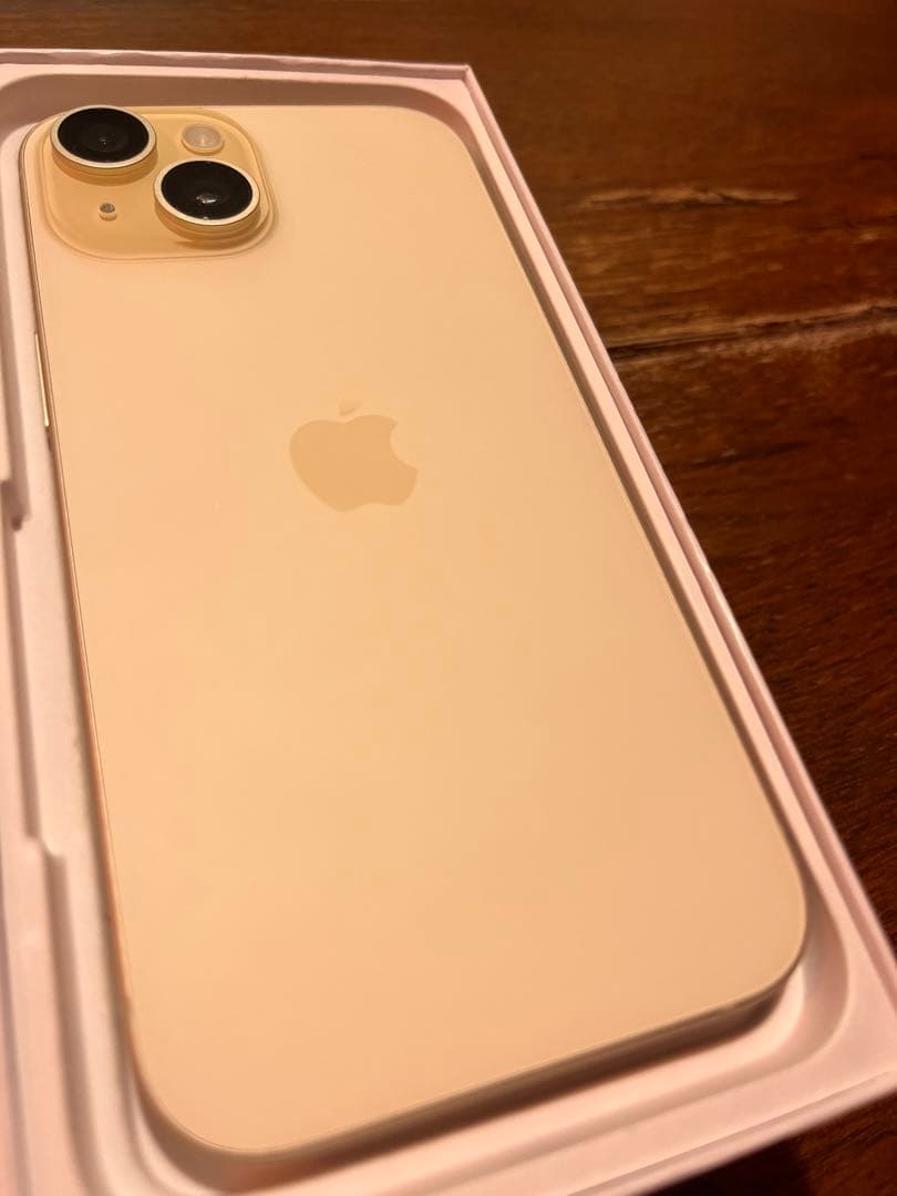 Apple iPhone 15 イエロー本体