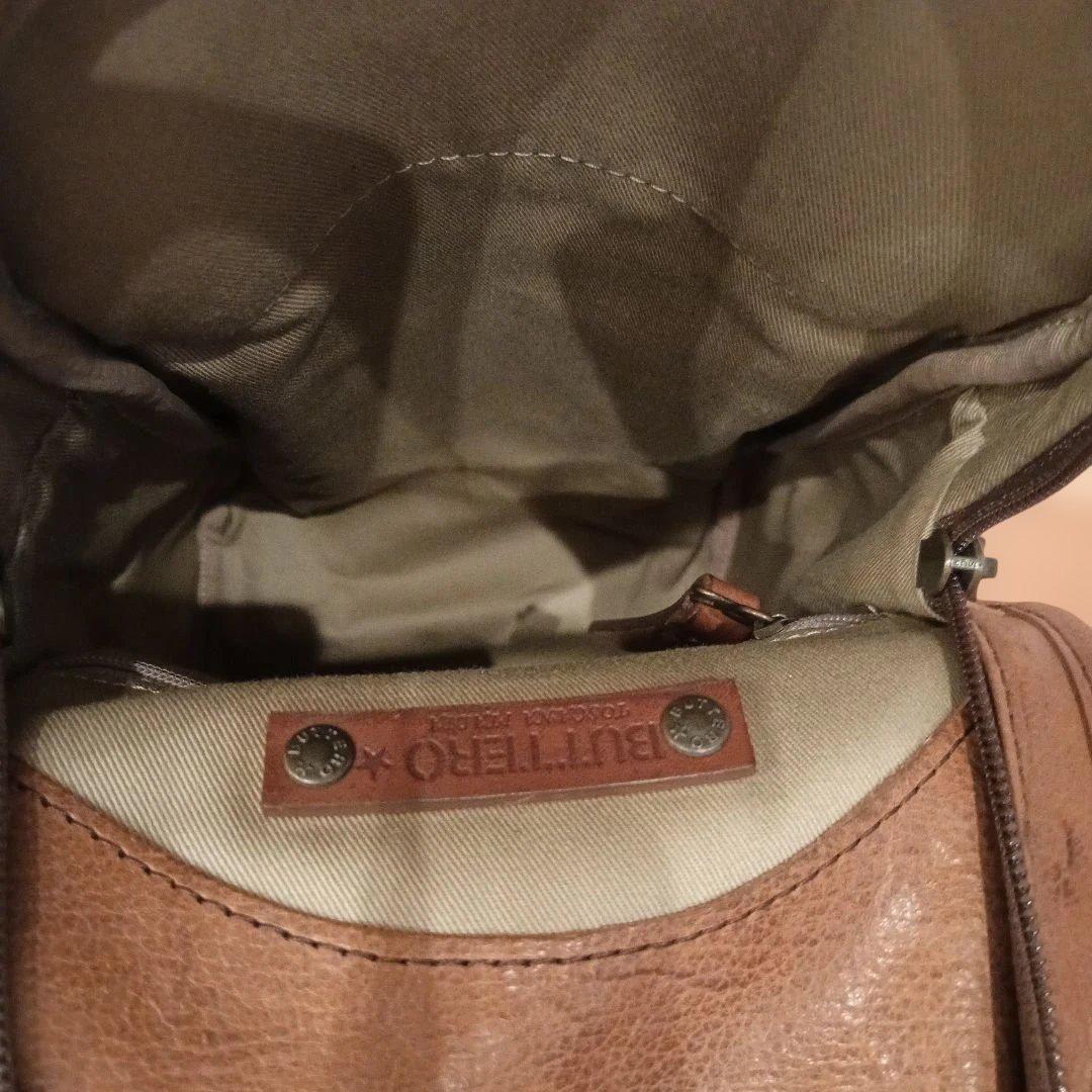 BUTTELO ブッテロ レザーボディーバッグ ショルダーバッグ　ブラウン