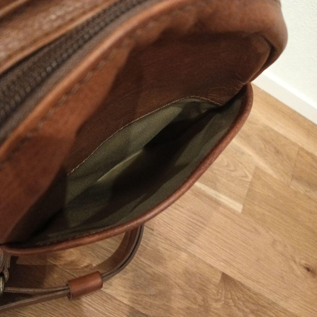 BUTTELO ブッテロ レザーボディーバッグ ショルダーバッグ　ブラウン