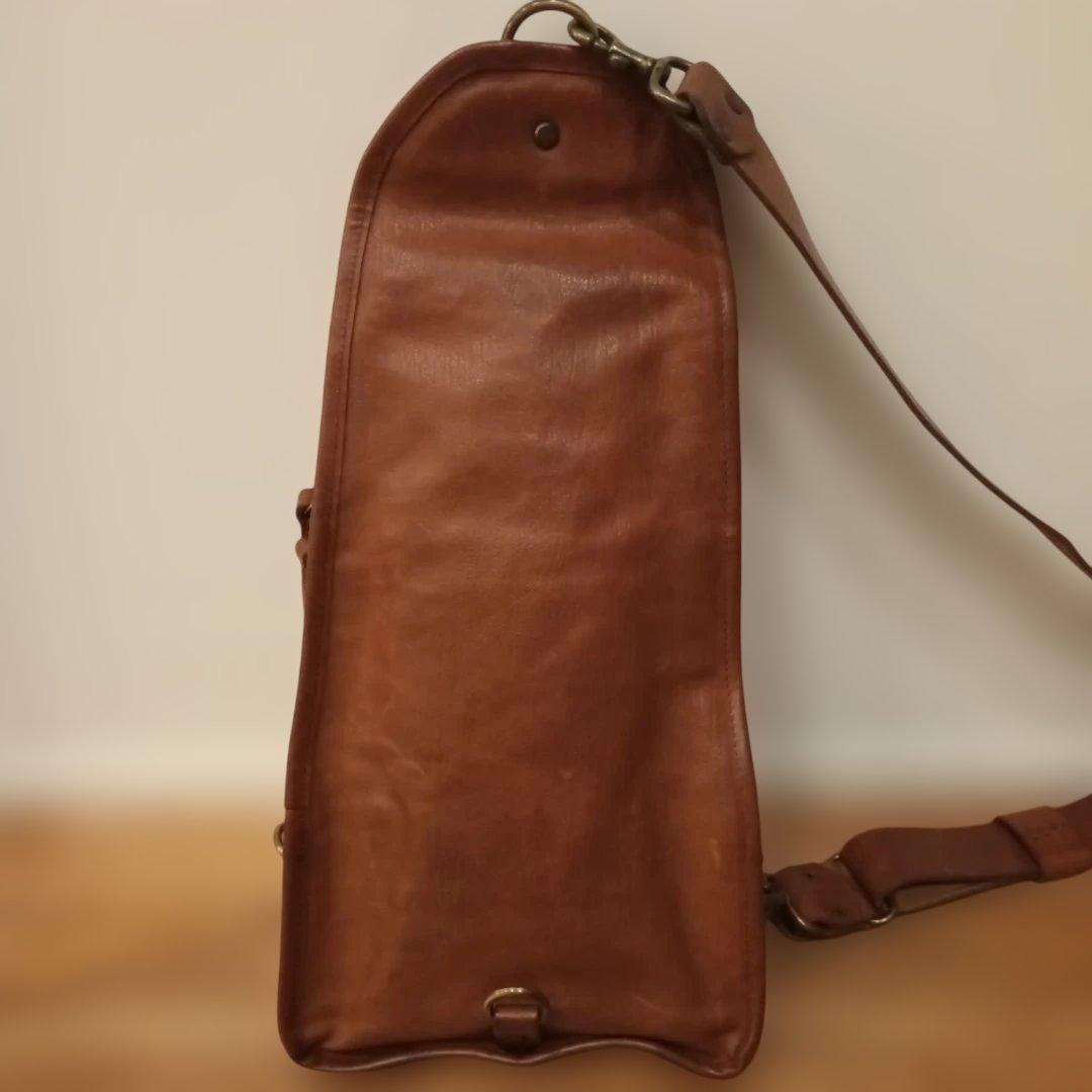 BUTTELO ブッテロ レザーボディーバッグ ショルダーバッグ　ブラウン