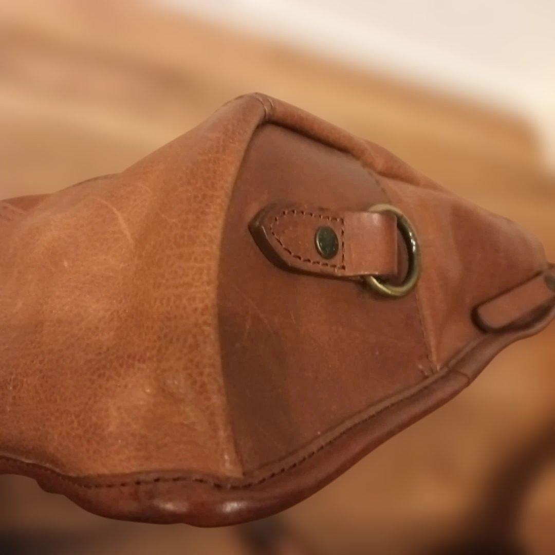 BUTTELO ブッテロ レザーボディーバッグ ショルダーバッグ　ブラウン