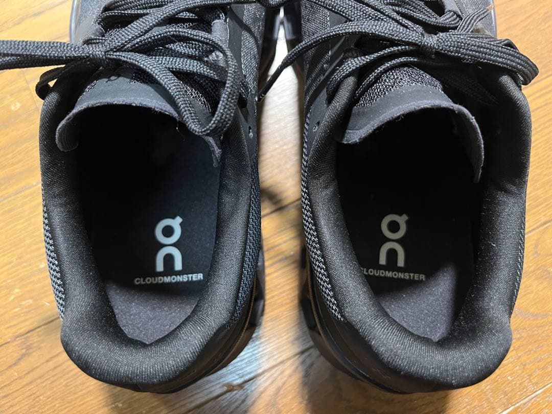 初代クラウドモンスター On ブラック ランニングシューズ 27.5cm