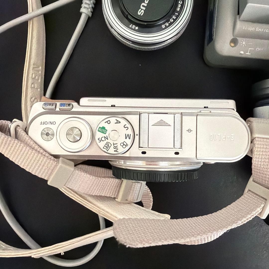 デジタルカメラ OLYMPUS PEN E-PL10 + M.Zuiko 14-42mm