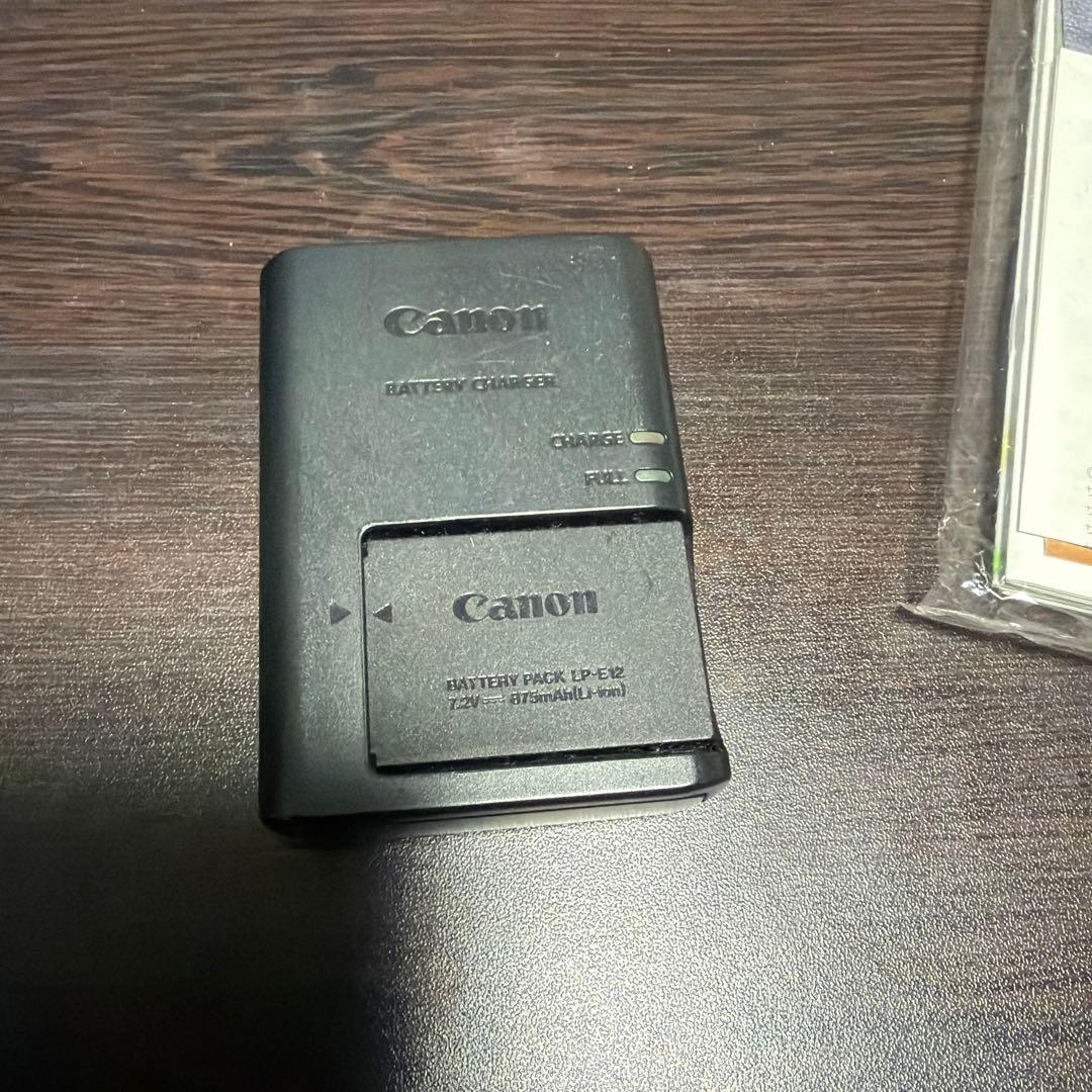 【美品】 Canon EOS kiss X7 ダブルズームキット 一眼レフカメラ