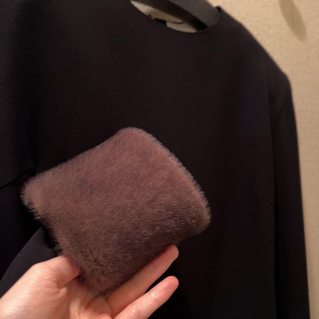 トップス AKIKI / shoulder volume top with ecofur