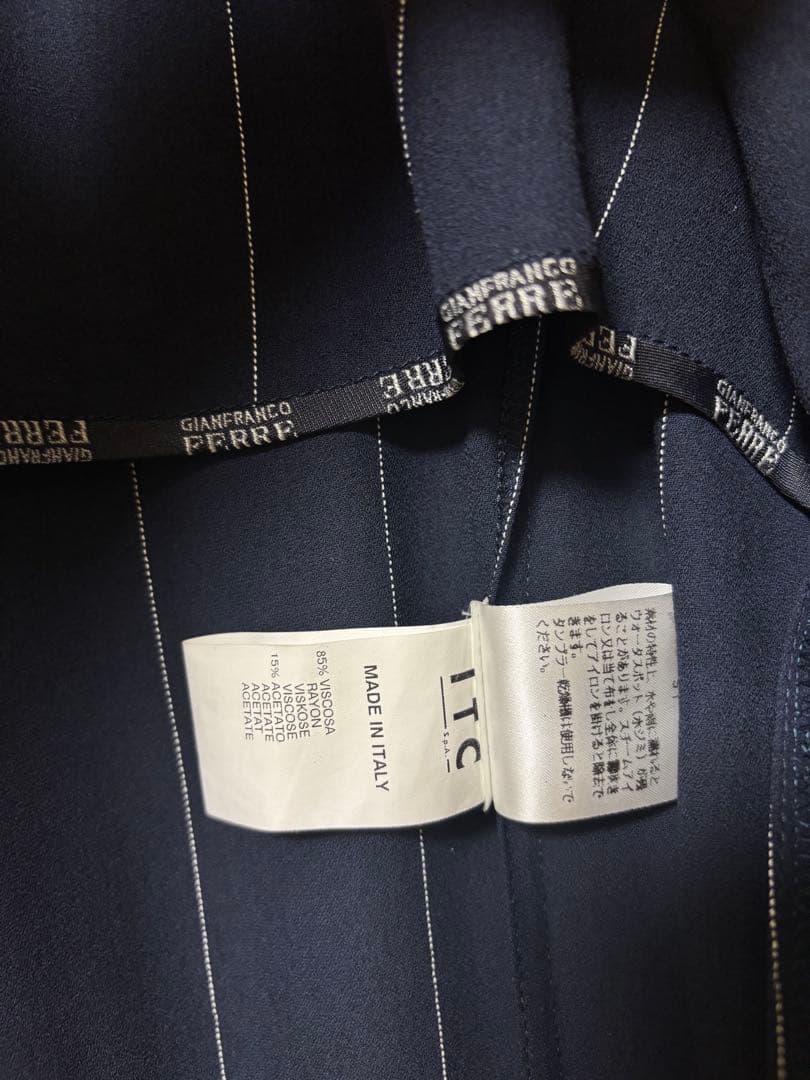 GIANFRANCO FERRE ネイビー ストライプスーツ40【新品未使用】