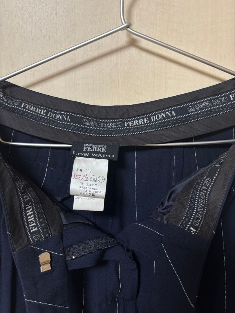 GIANFRANCO FERRE ネイビー ストライプスーツ40【新品未使用】
