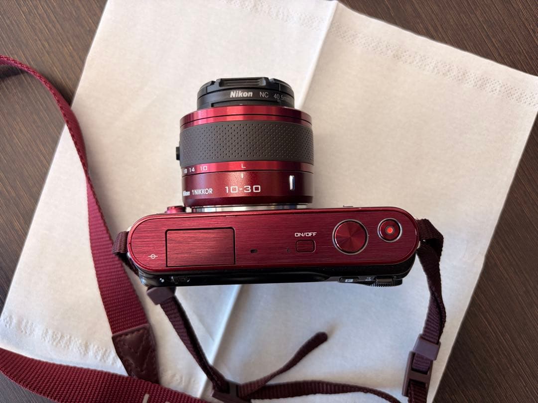 Nikon1 J2 ミラーレスカメラ レッド 10-30mmレンズ付き