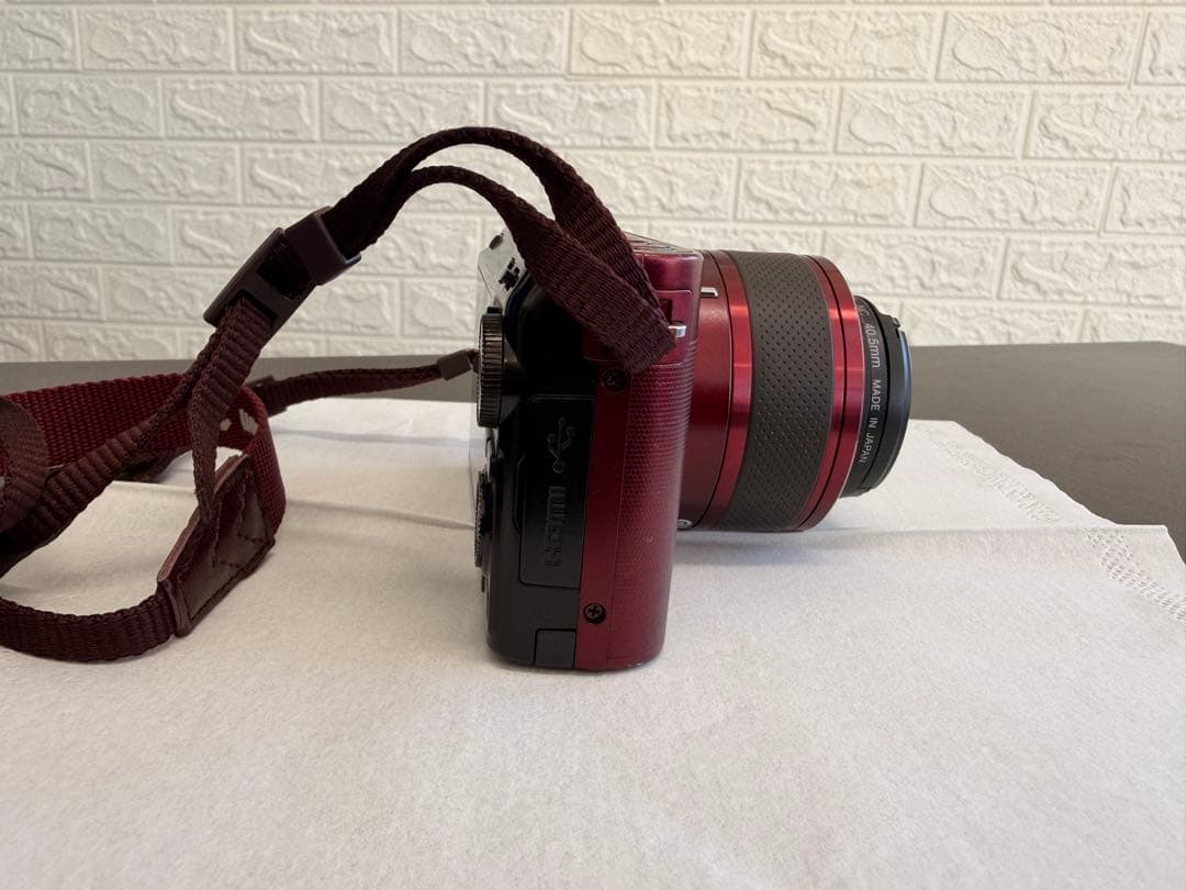 Nikon1 J2 ミラーレスカメラ レッド 10-30mmレンズ付き