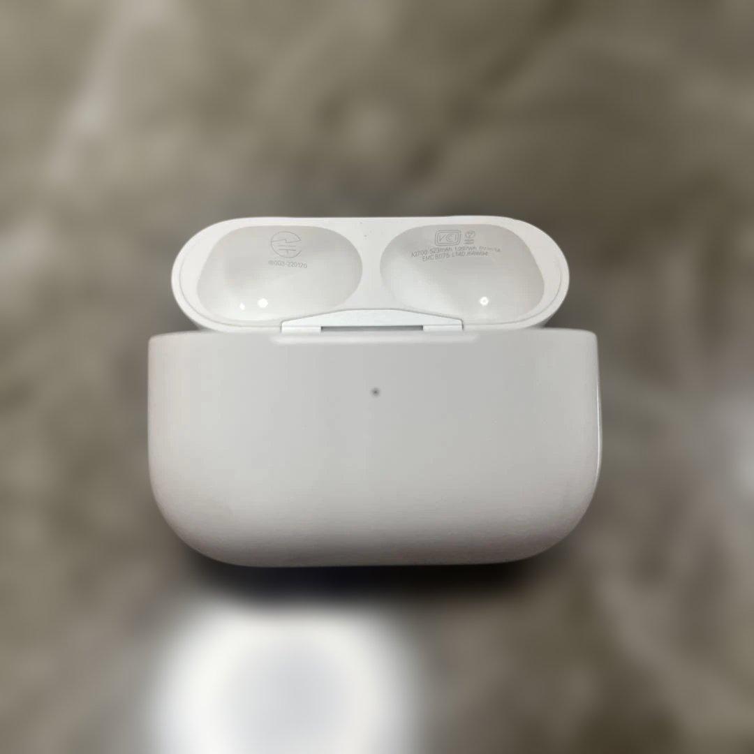 AirPods pro 第二世代　本体とイヤホン（左）