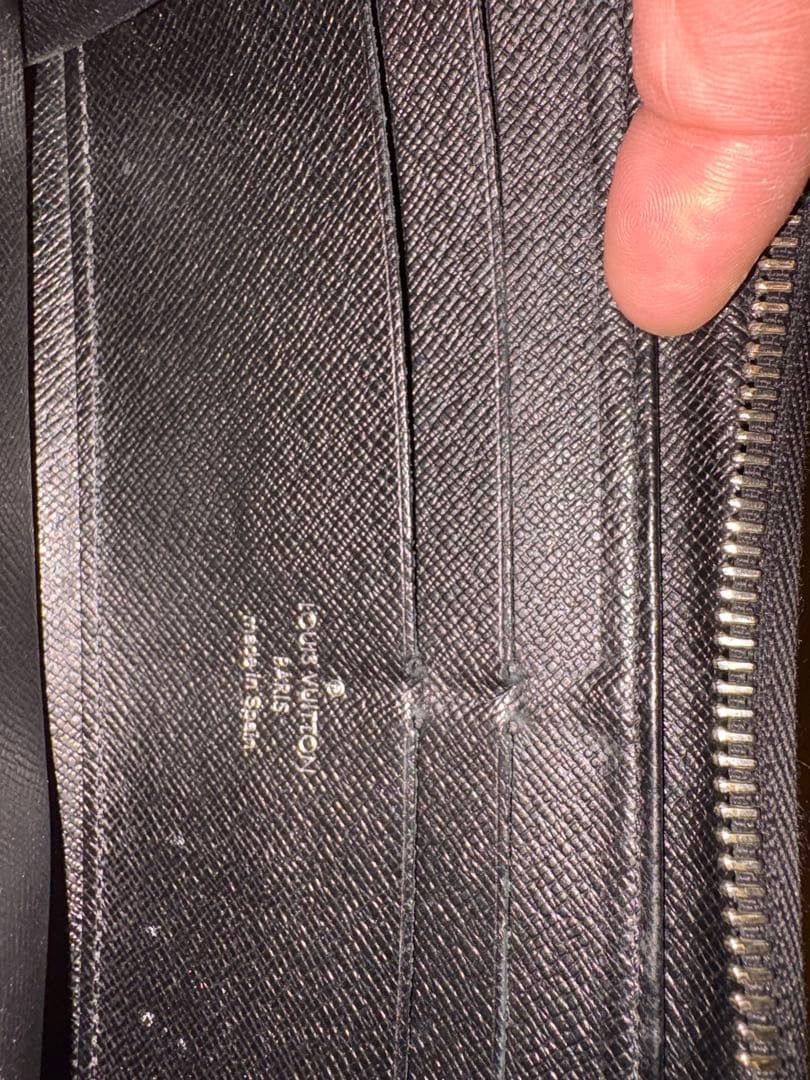 ルイヴィトン　正規品　エピ　ブラック 長財布