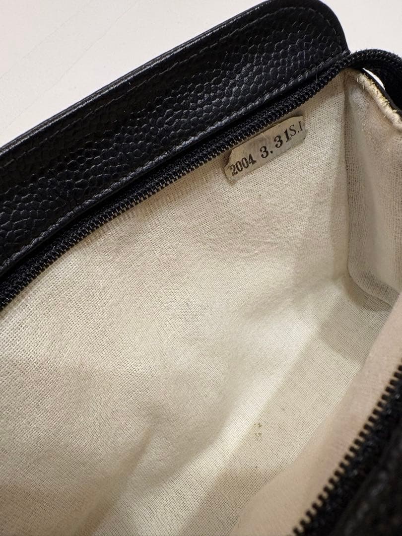 シャネル☆ココマーク　ロゴ大きめポーチ キャビアスキン　マトラッセ黒ヴィンテージ