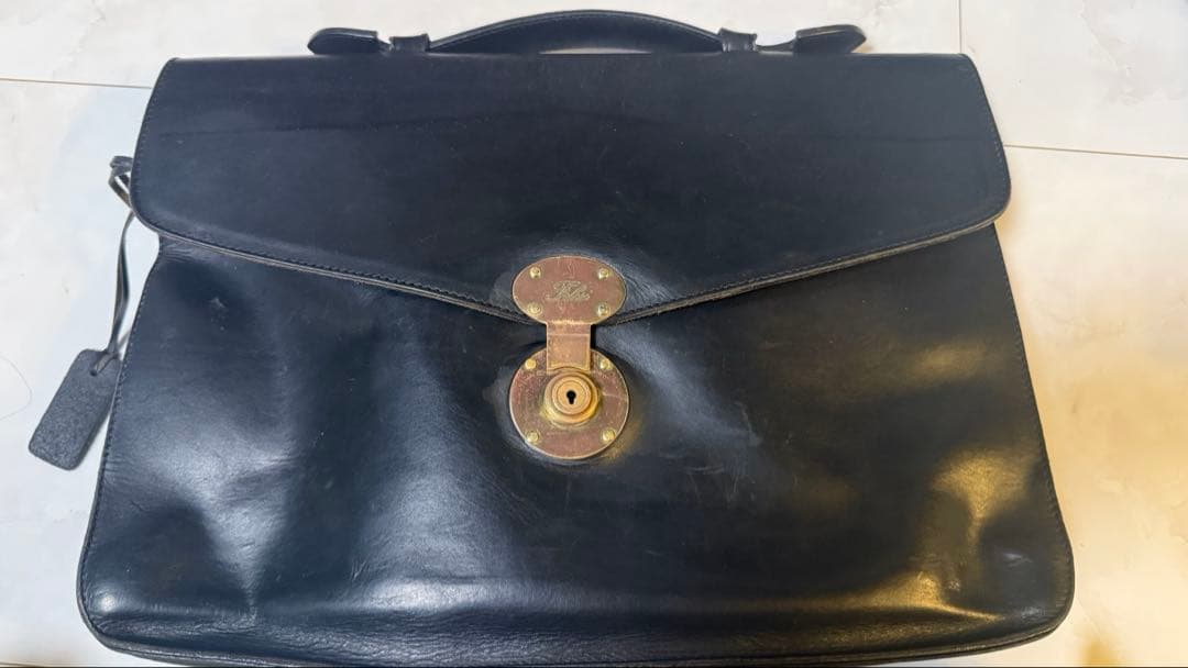 felisi フェリージ　黒　本革バック