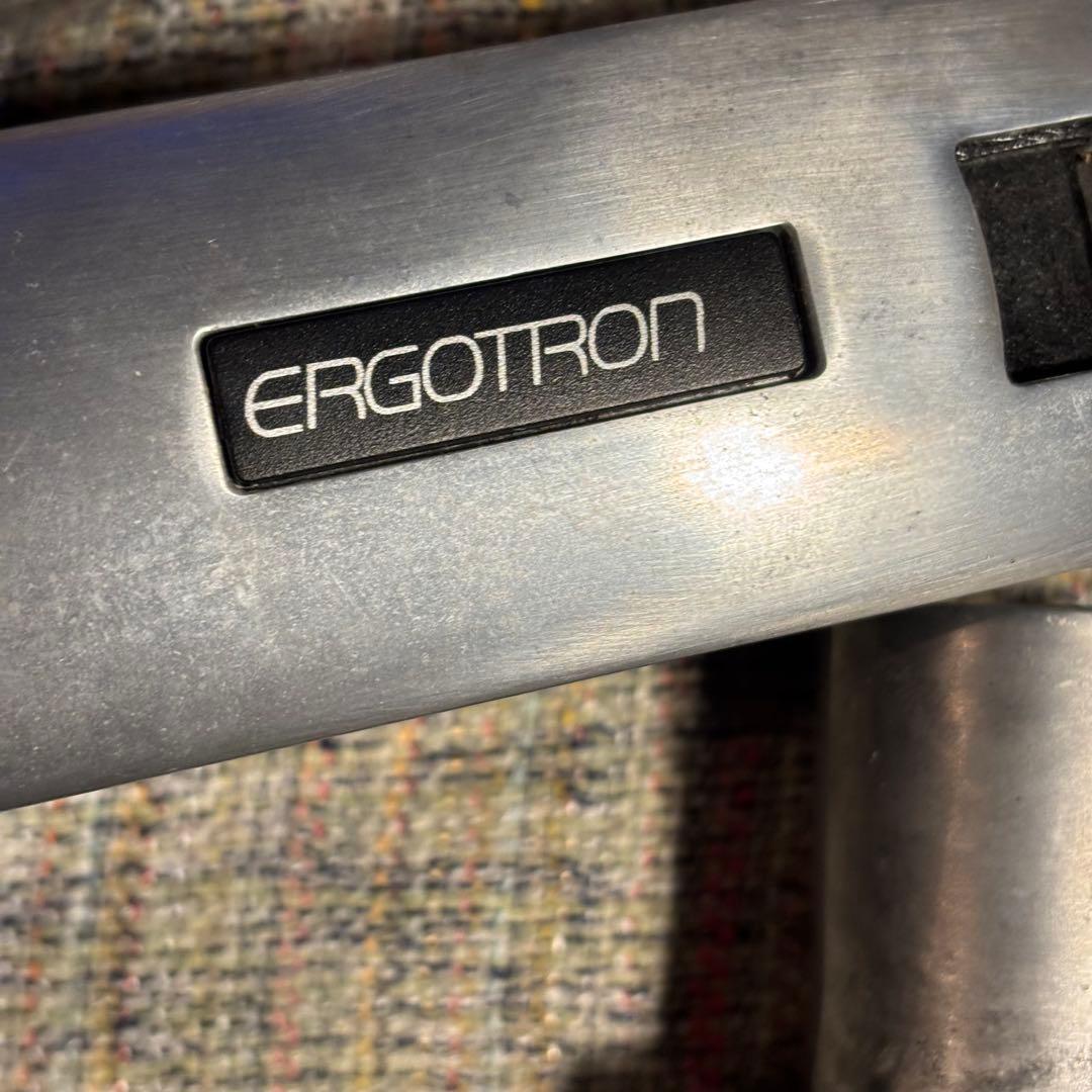 エルゴトロンLXモニターアーム