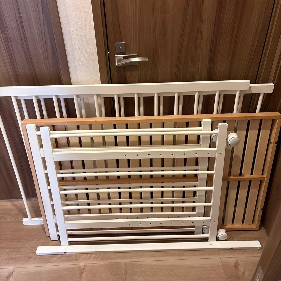 【送料込】ファルスカ　ベビーベッド　ベットサイドベッド　ホワイト限定色