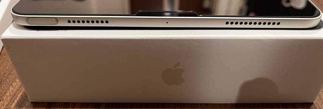 Apple iPad Air 第5世代　64GB スターライト