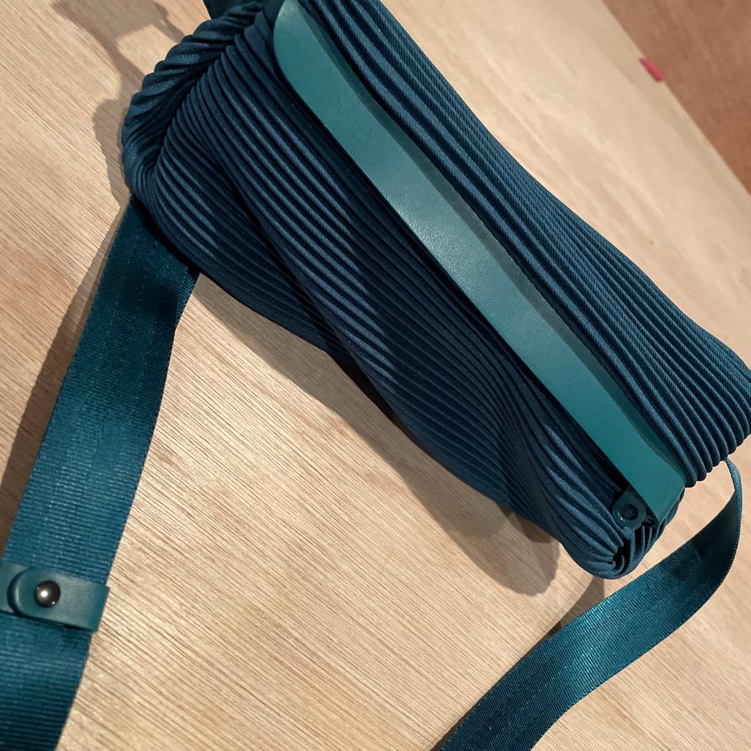 PLEATS PLEATS バック