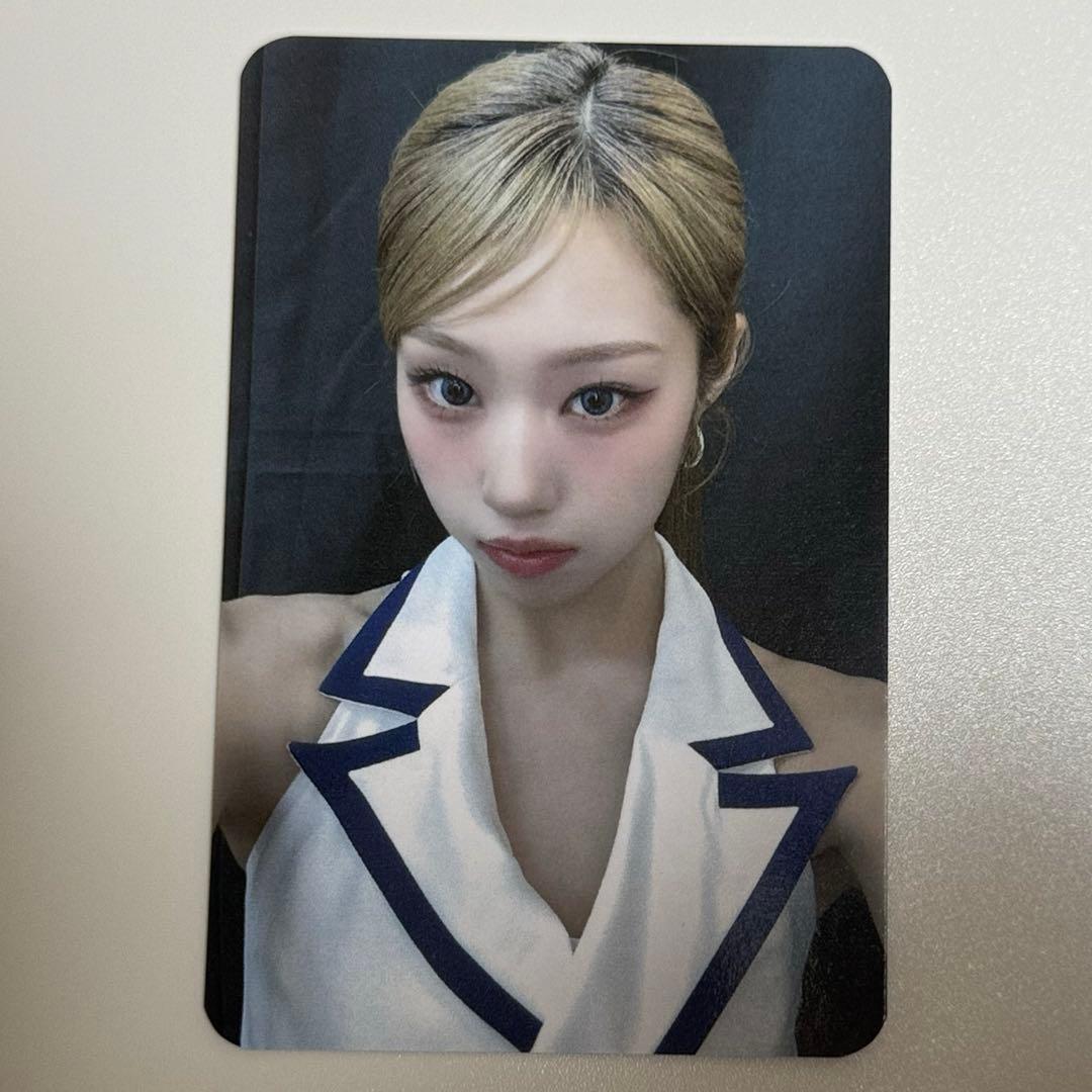 izna アユクデ トレカ ジョンウン