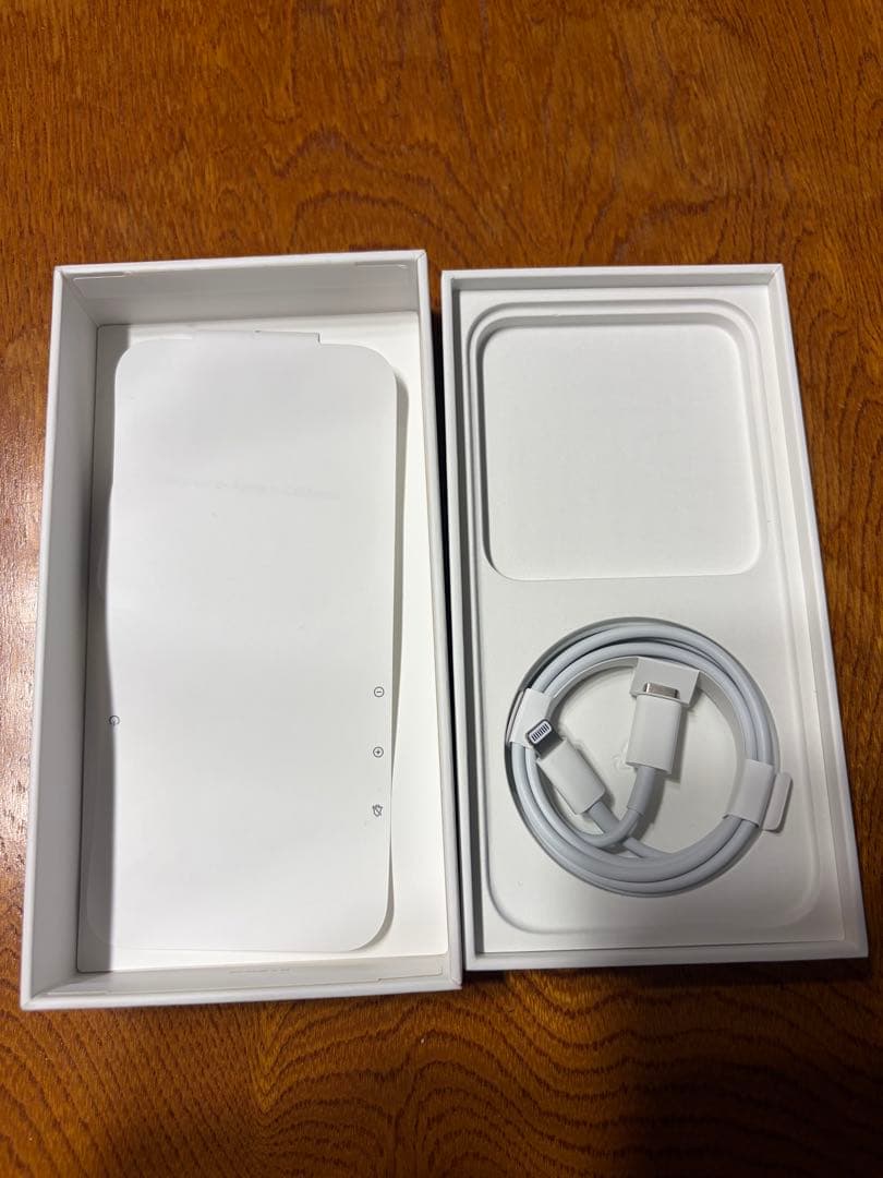 iPhone 13 128GB ブルー SIMフリー 箱有り 充電コード付き