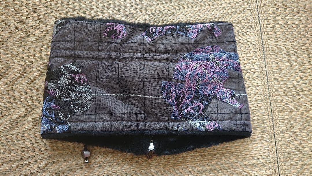 ha|za|ma 無知へと達するレーススヌード black