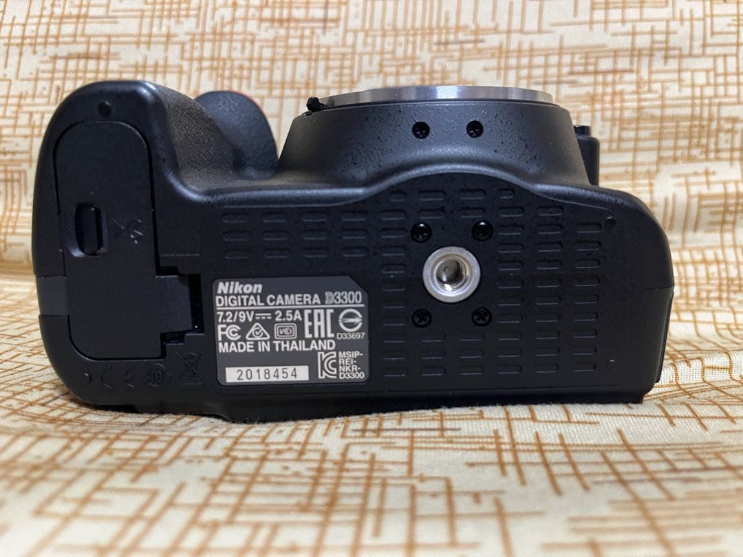 【美品!ショット数2028枚!】Nikon D3300 18-55レンズキット